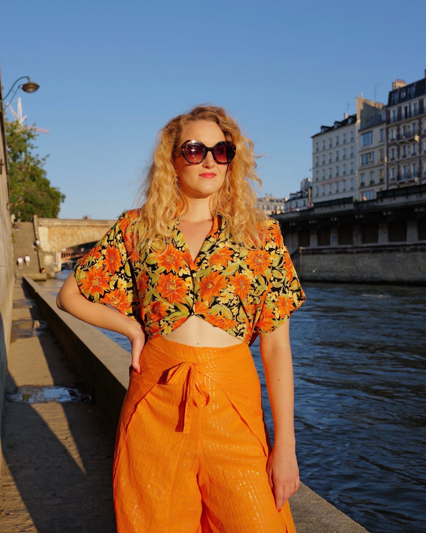 Blouse met oranje bloemen - XL