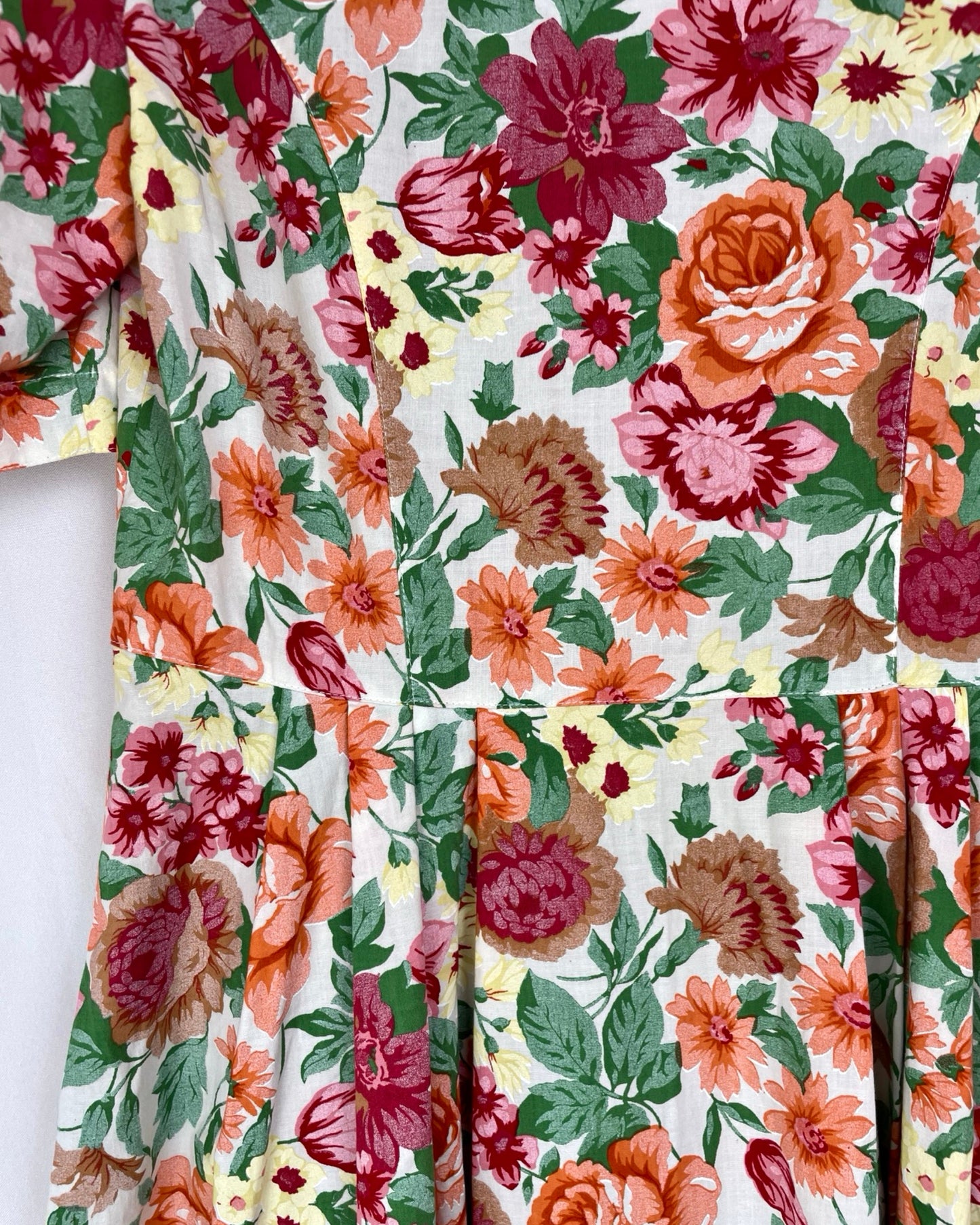 Vintage Bloemenjurk met pofmouwen - M/L - Petit Paris Vintage
