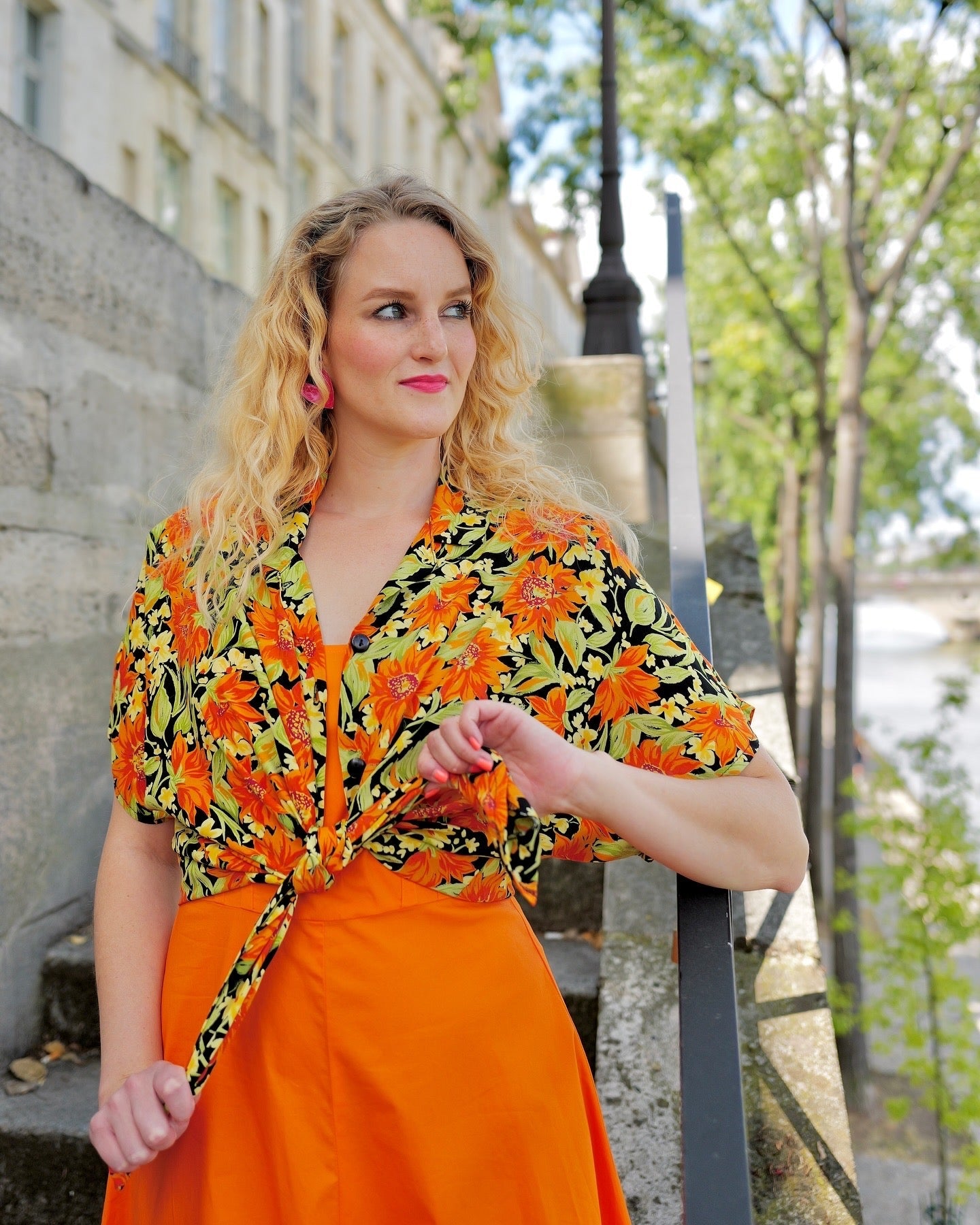 Blouse met oranje bloemen - XL