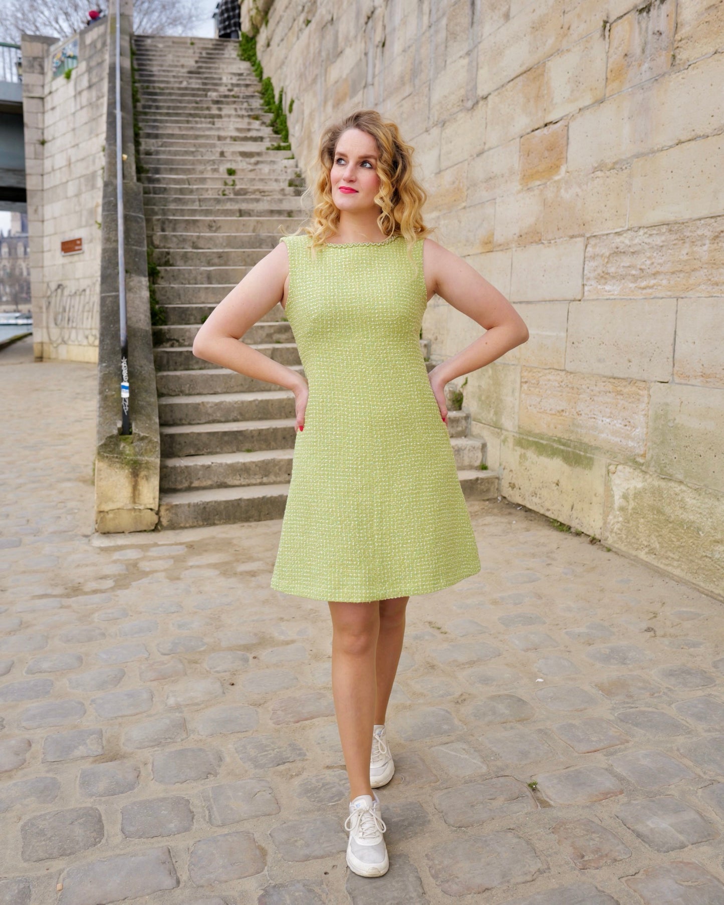 Sixties lichtgroene bouclé jurk - S