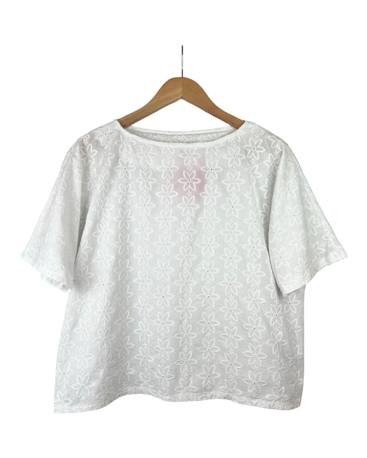 Embroidered top with cap sleeve - L