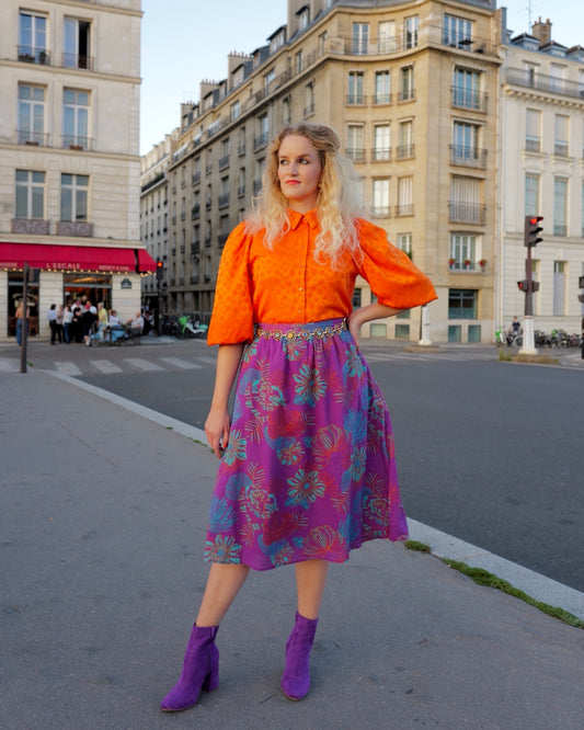 Paarse midirok met bloemen - L